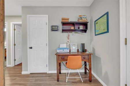 4947e996 6ee8 4b 2HG4r