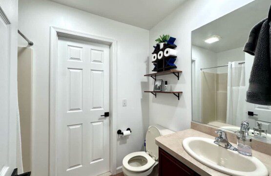 8a93a3f5 e283 44 Fnzjw