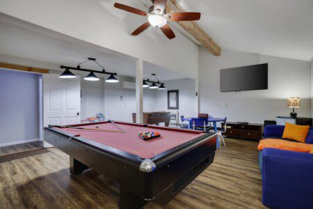 8e0da31e 1092 4b ZVLgM