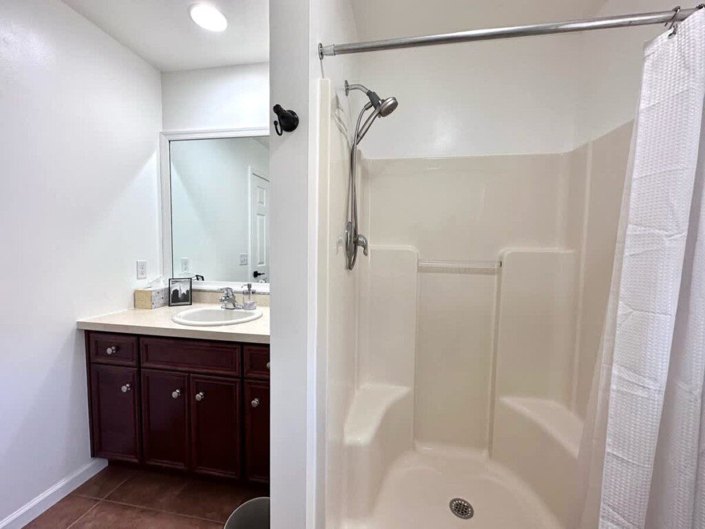 d24d3002 8d28 4b l XSg