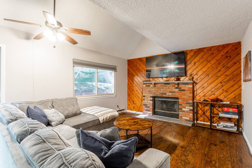 original 984050453015030989 1743095790