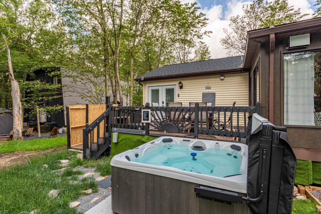 Summit Retreat Hot Tub Game Room Sauna: vacation rental in Stroudsburg, Pocono Mountains